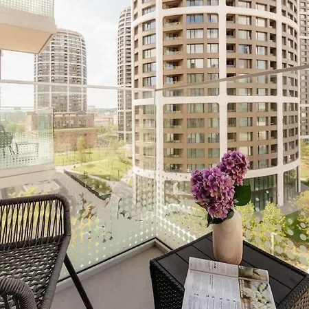 Metropolis With Garage Parking * 브라티슬라바