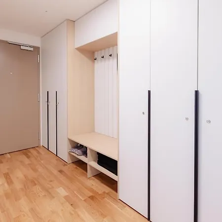 아파트 Metropolis With Garage Parking *